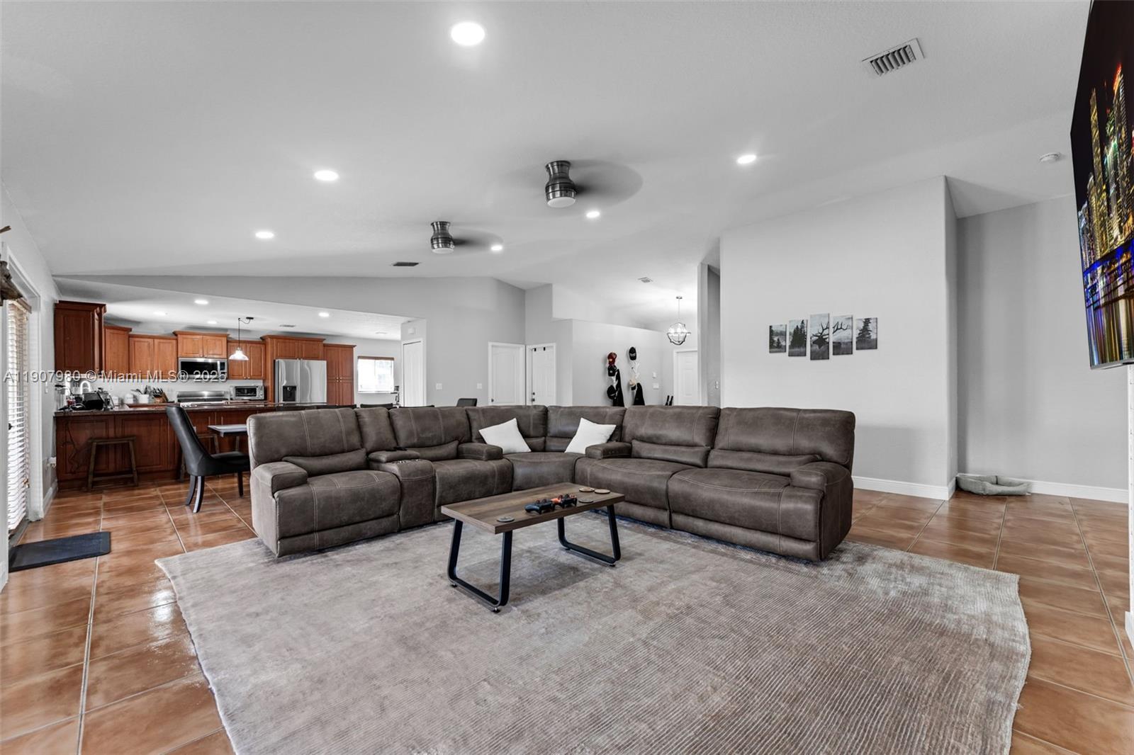 FARM LAND ESTATES - Residential