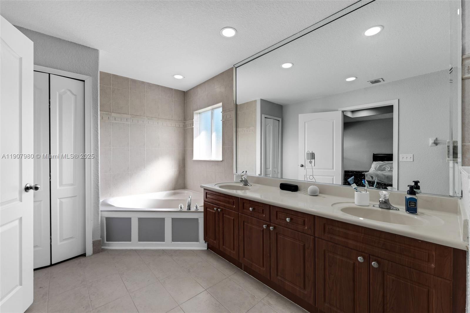 FARM LAND ESTATES - Residential