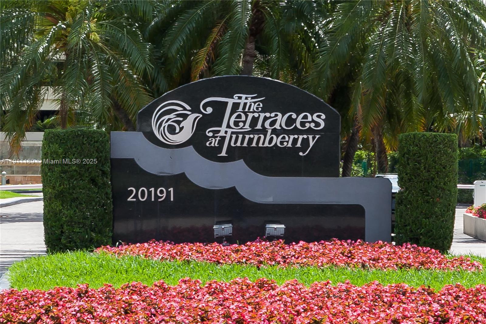 TERRACES NORTH TURNBERRY - Residential