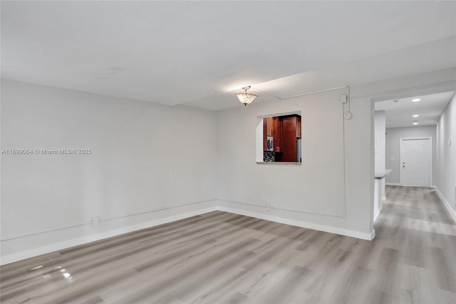 BROADVIEW COUNTRY CLUB - Residential Lease