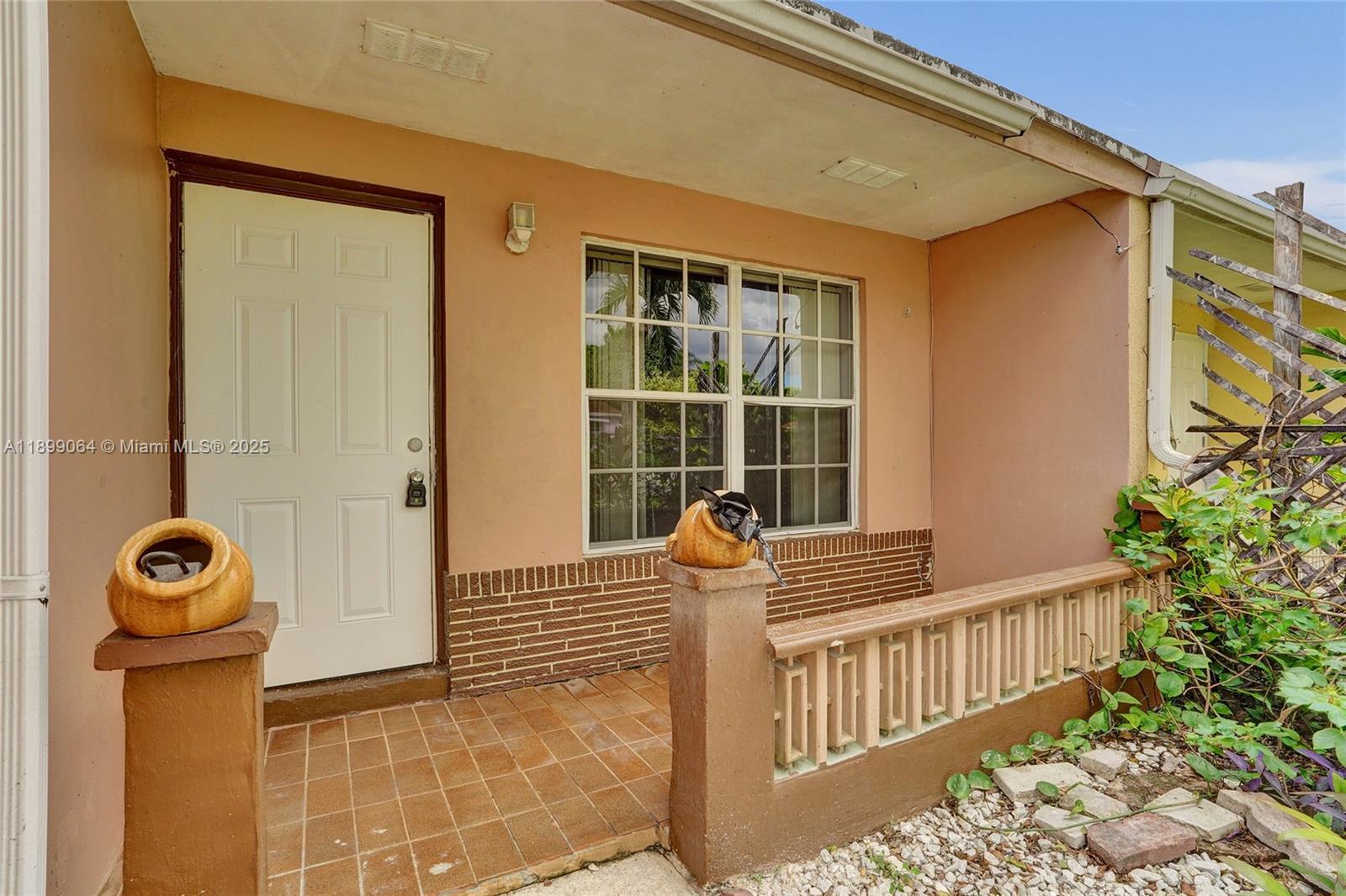 BROADVIEW COUNTRY CLUB - Residential Lease