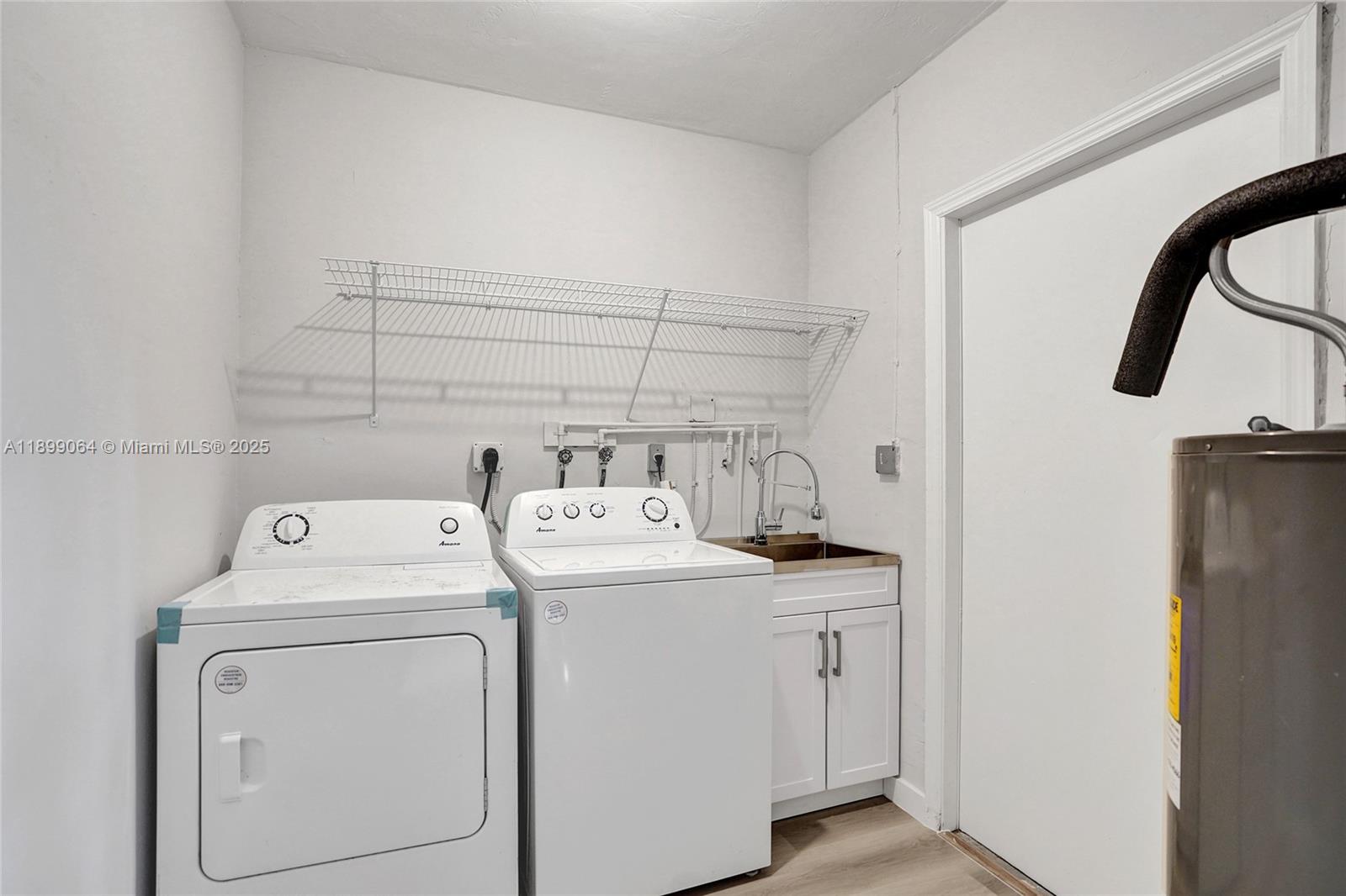 BROADVIEW COUNTRY CLUB - Residential Lease