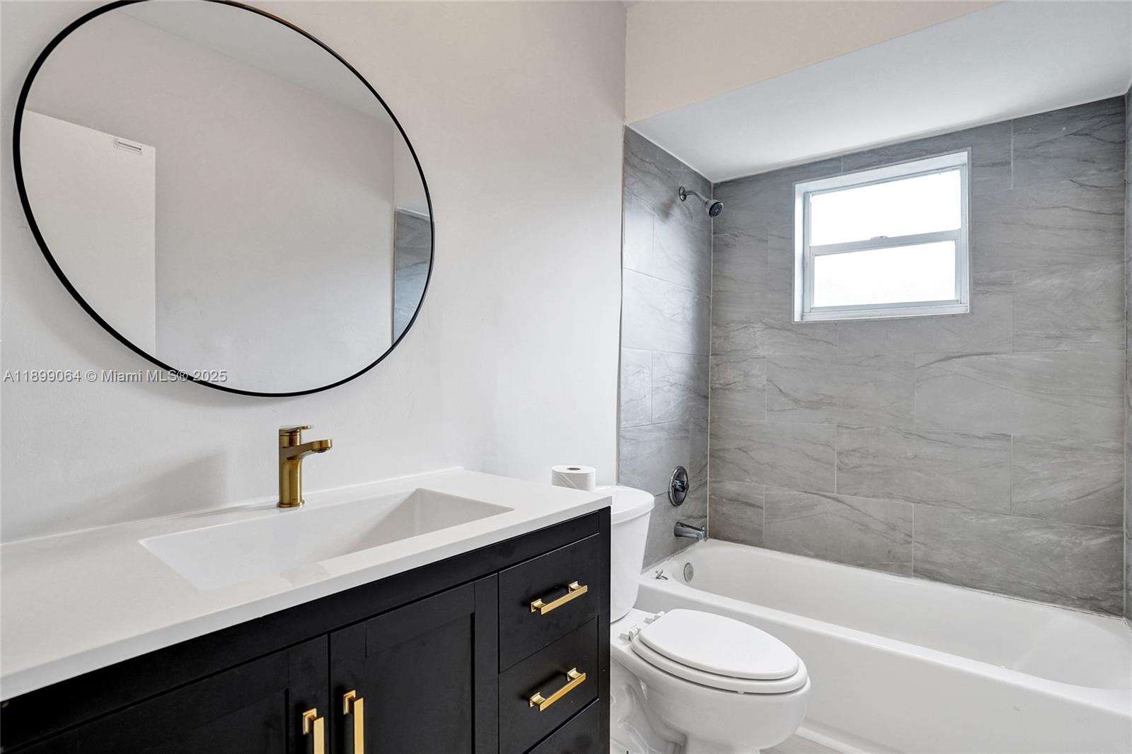 BROADVIEW COUNTRY CLUB - Residential Lease