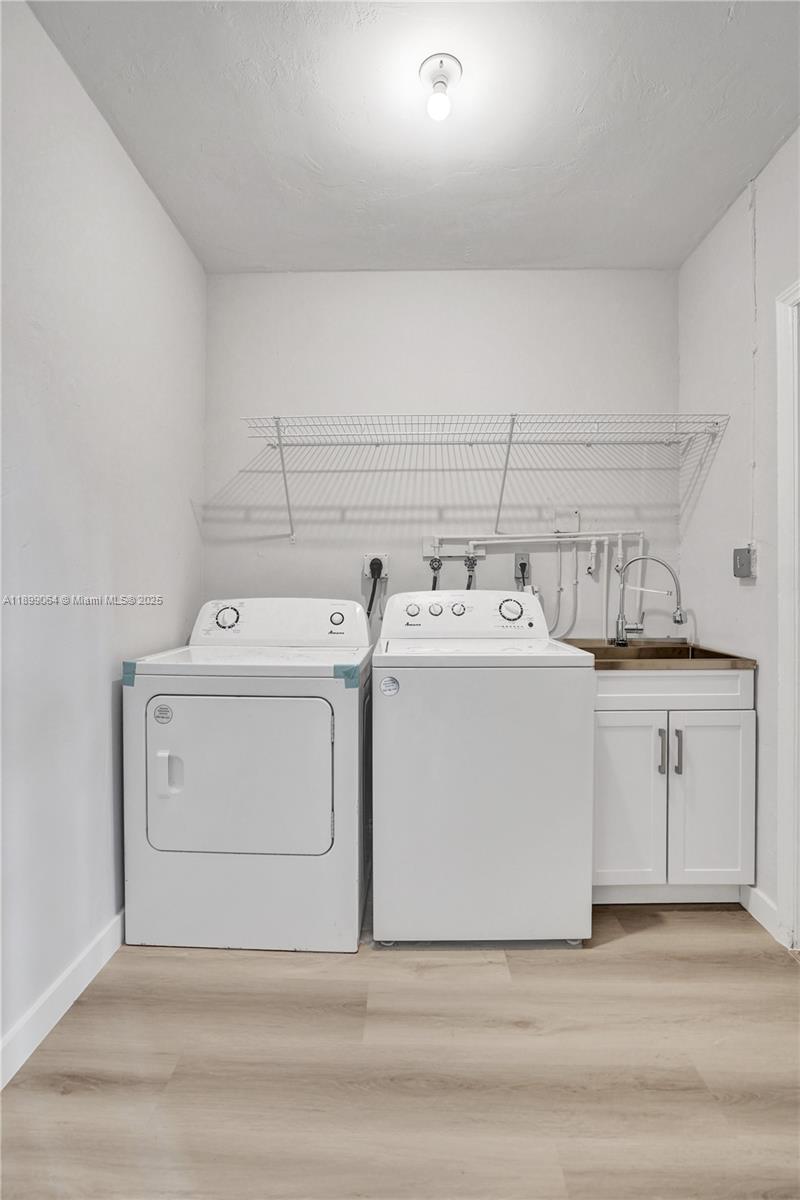 BROADVIEW COUNTRY CLUB - Residential Lease