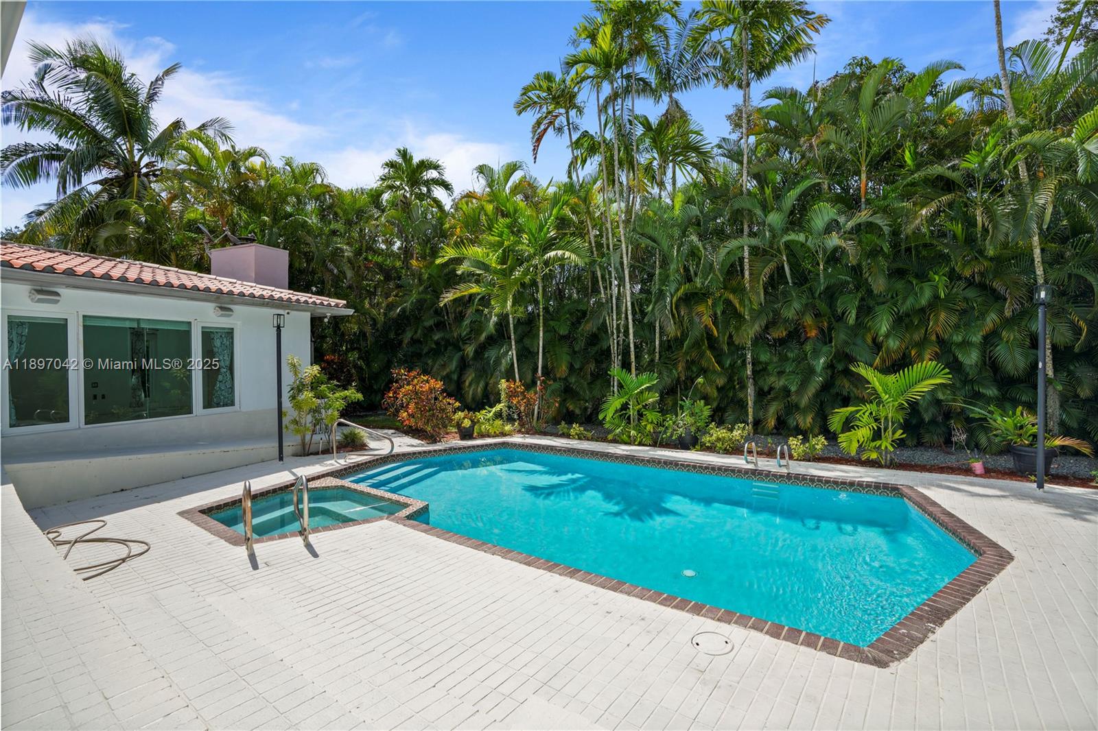 CORAL GABLES RIVIERA SEC - Residential Lease