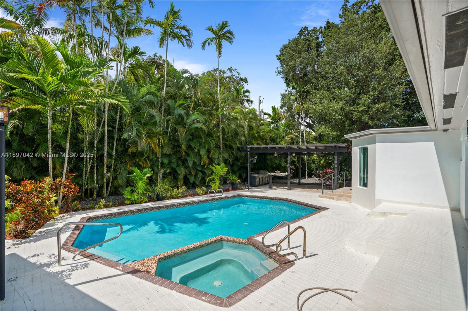 CORAL GABLES RIVIERA SEC - Residential Lease