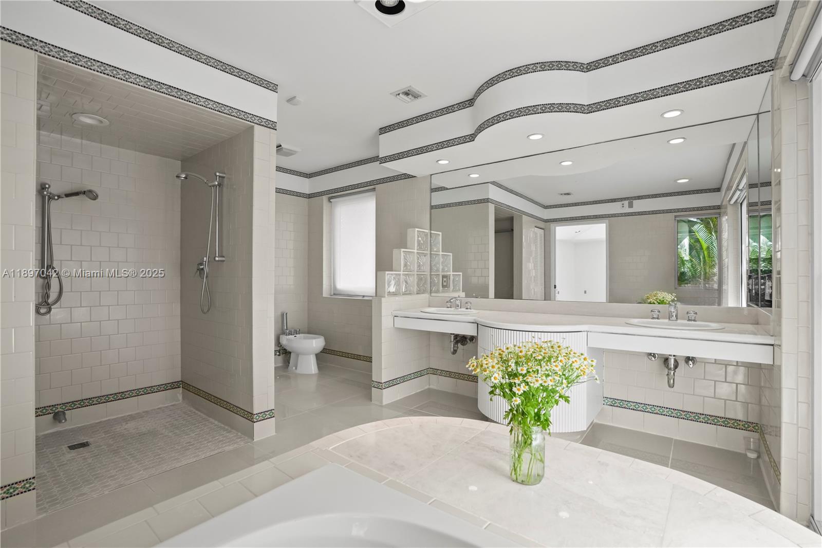 CORAL GABLES RIVIERA SEC - Residential Lease