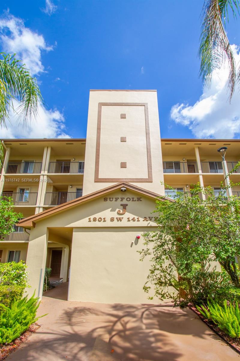 SUFFOLK II CENTURY VILLAGE - Residential