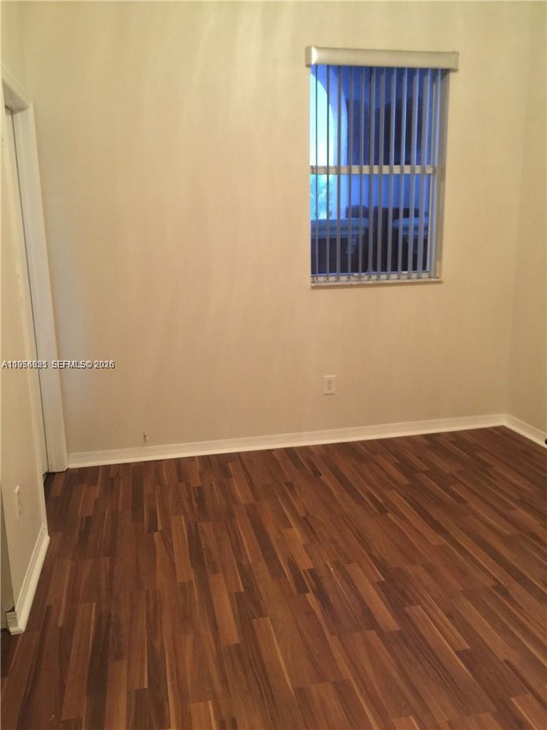 VILLAS AT HARBOR ISLES CO - Residential