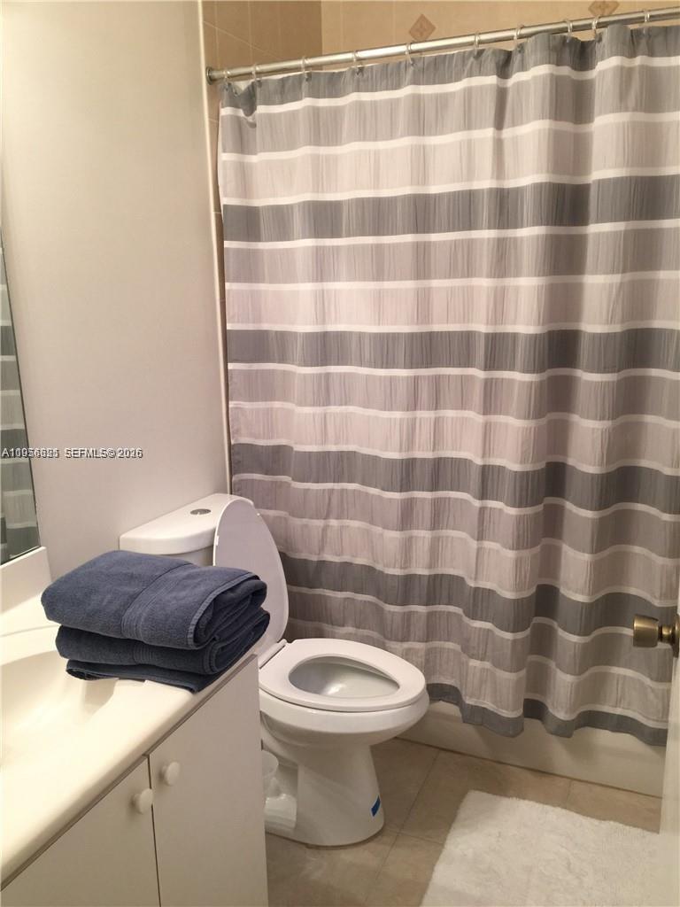 VILLAS AT HARBOR ISLES CO - Residential