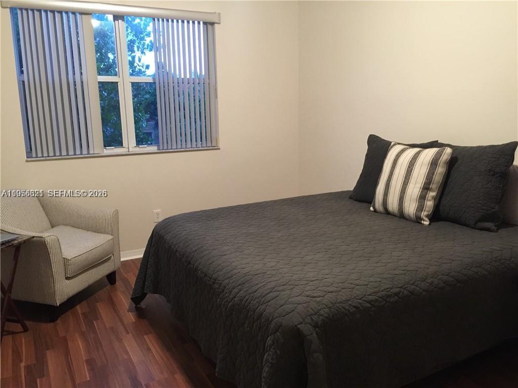 VILLAS AT HARBOR ISLES CO - Residential