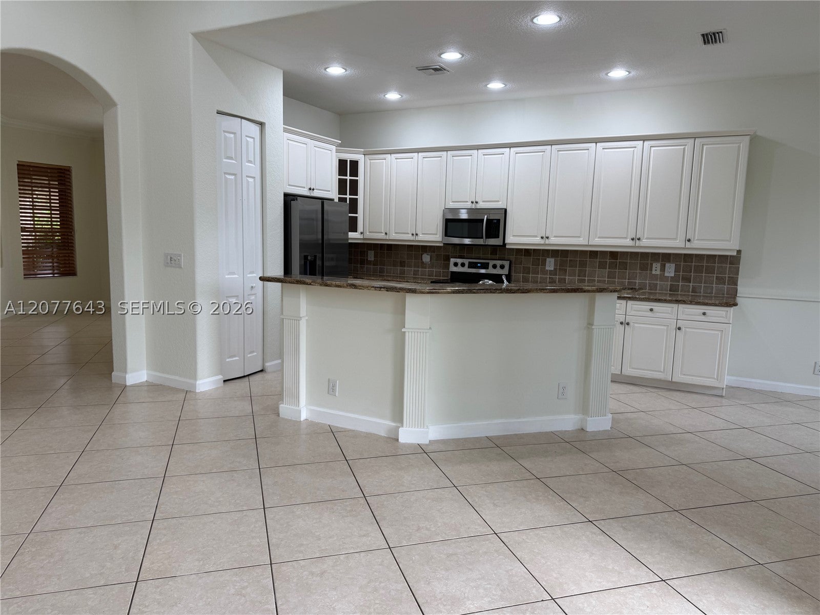12400 NW 78th Mnr 0