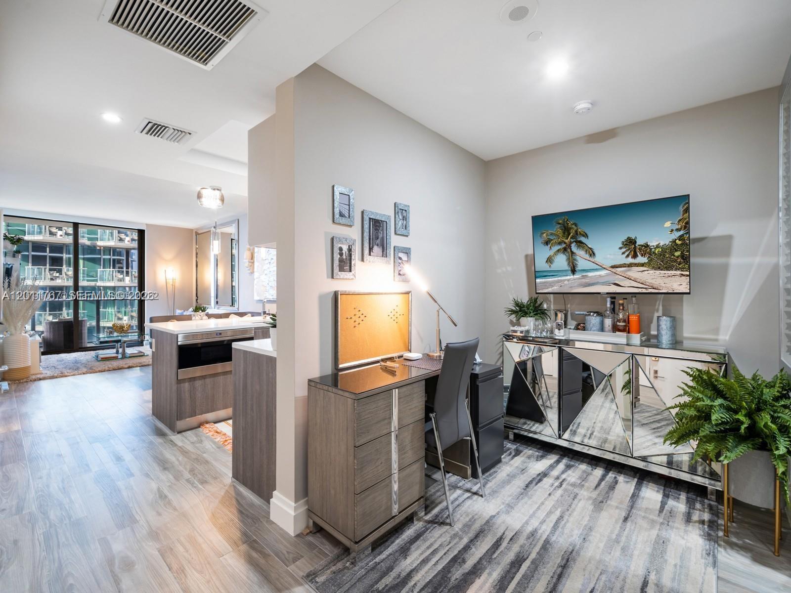 801 SMA RESIDENCES CONDO - Residential