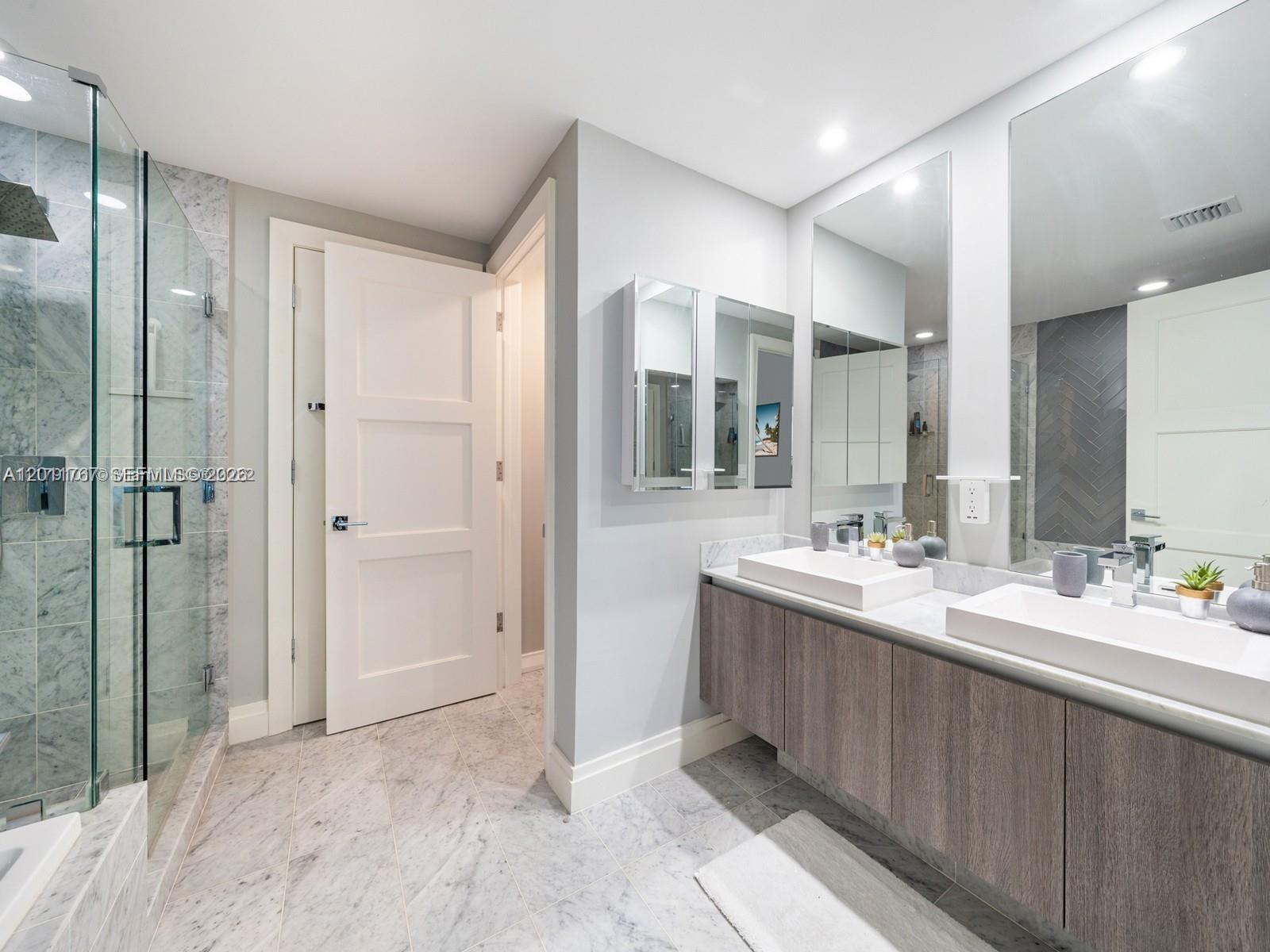 801 SMA RESIDENCES CONDO - Residential