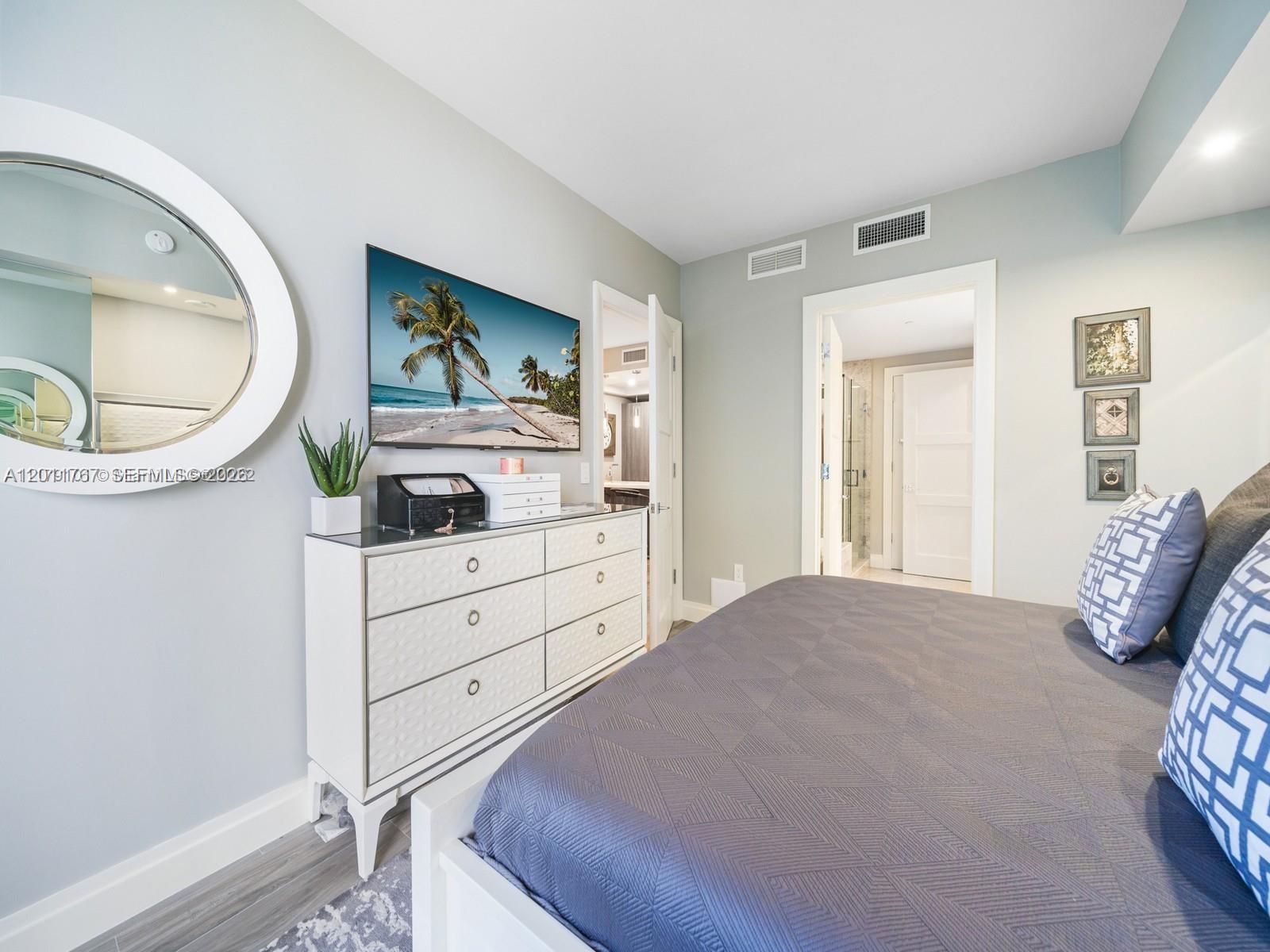 801 SMA RESIDENCES CONDO - Residential