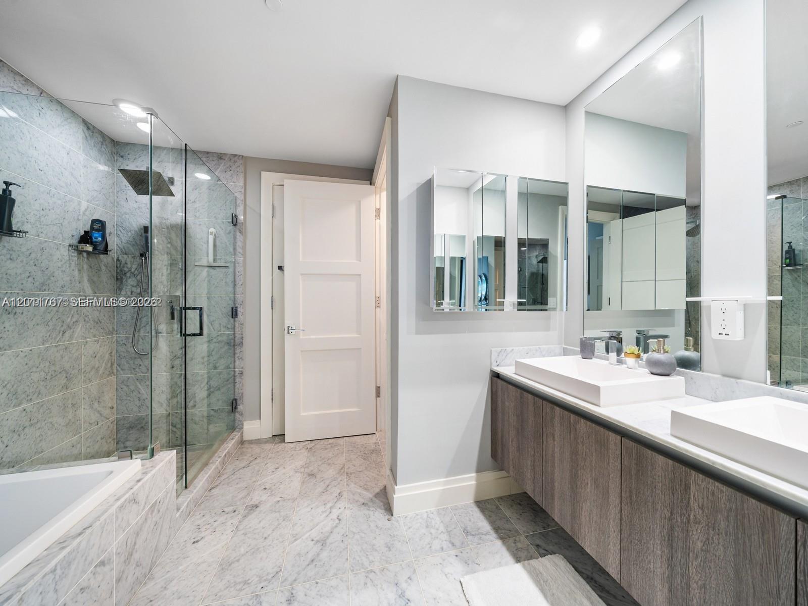 801 SMA RESIDENCES CONDO - Residential