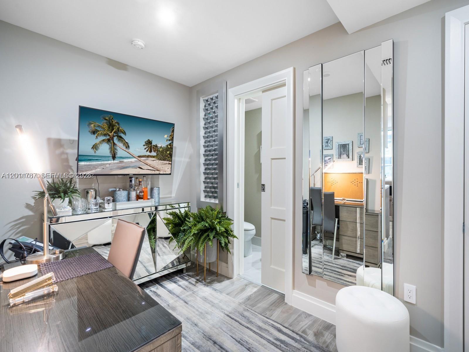 801 SMA RESIDENCES CONDO - Residential