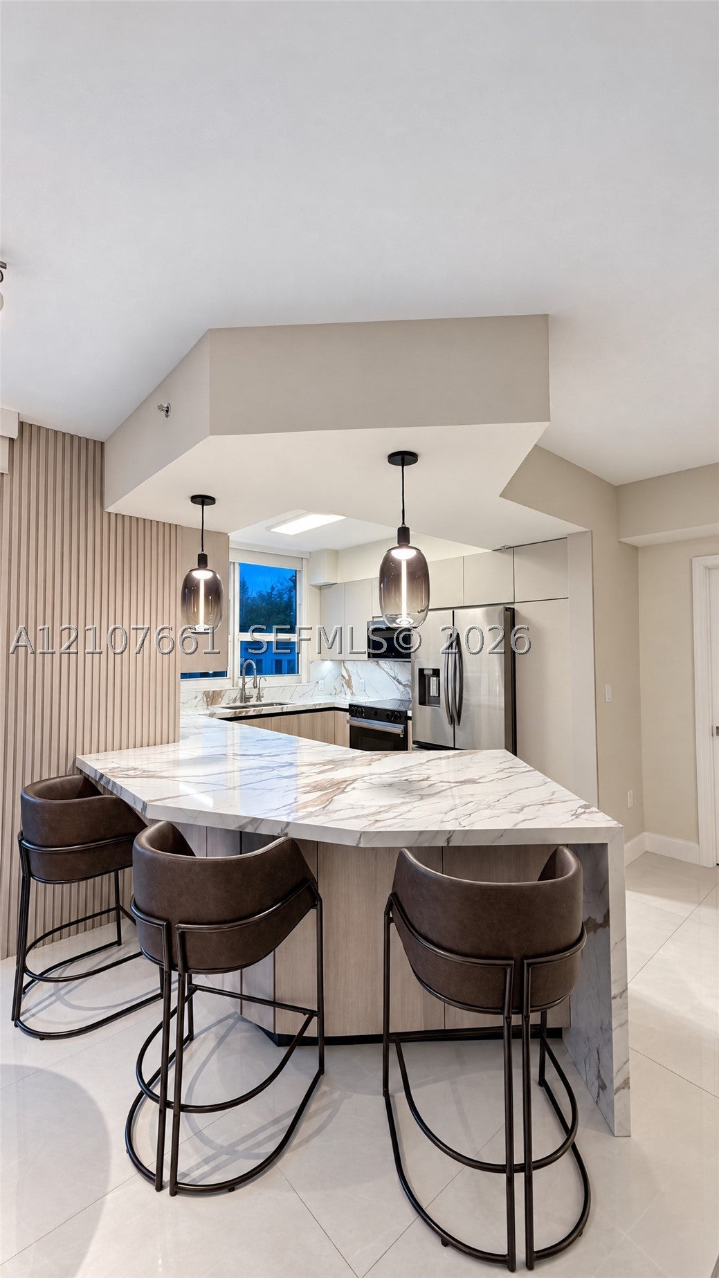 2000 N Bayshore Dr 527