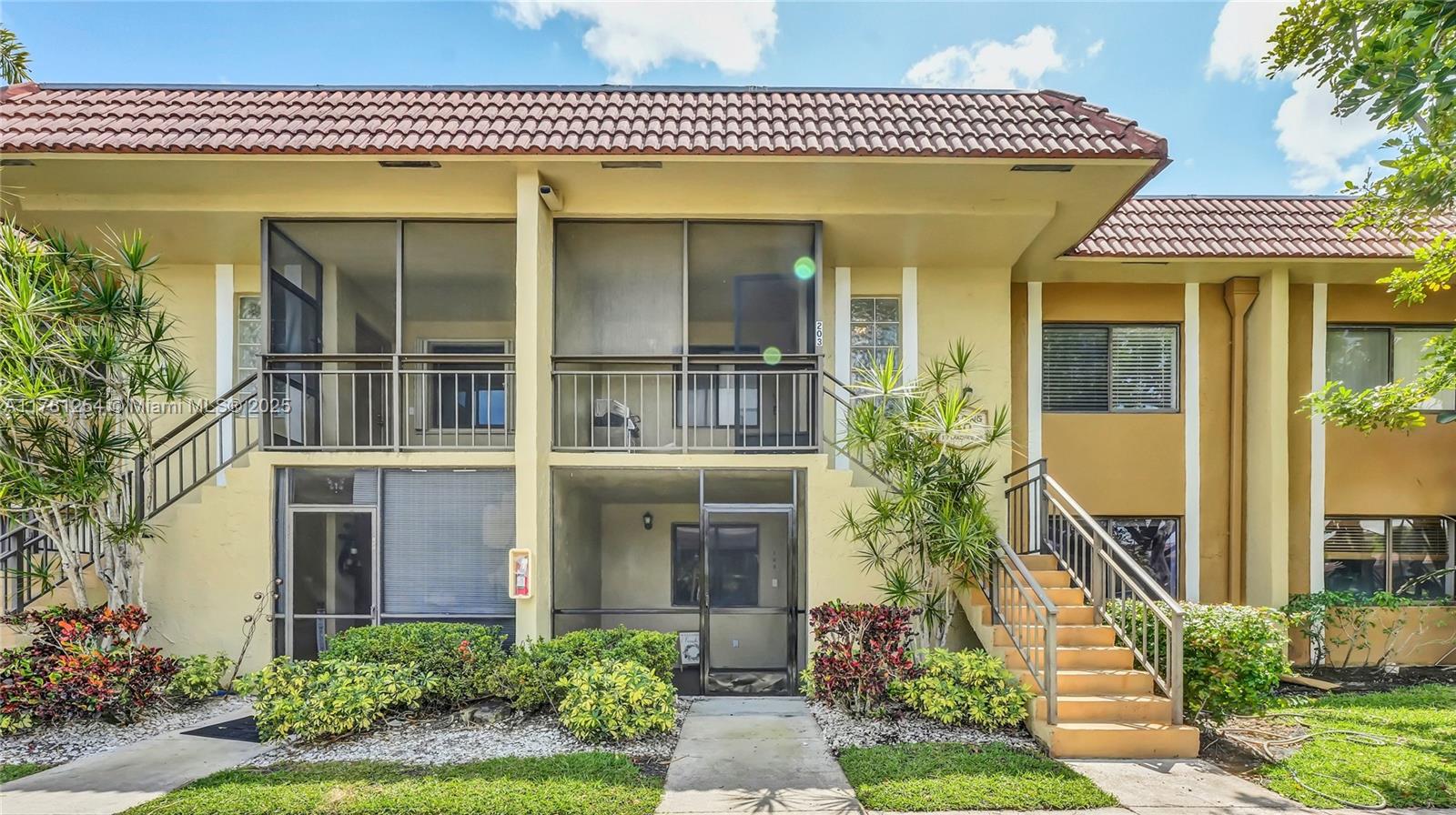 327 Lakeview Dr 203