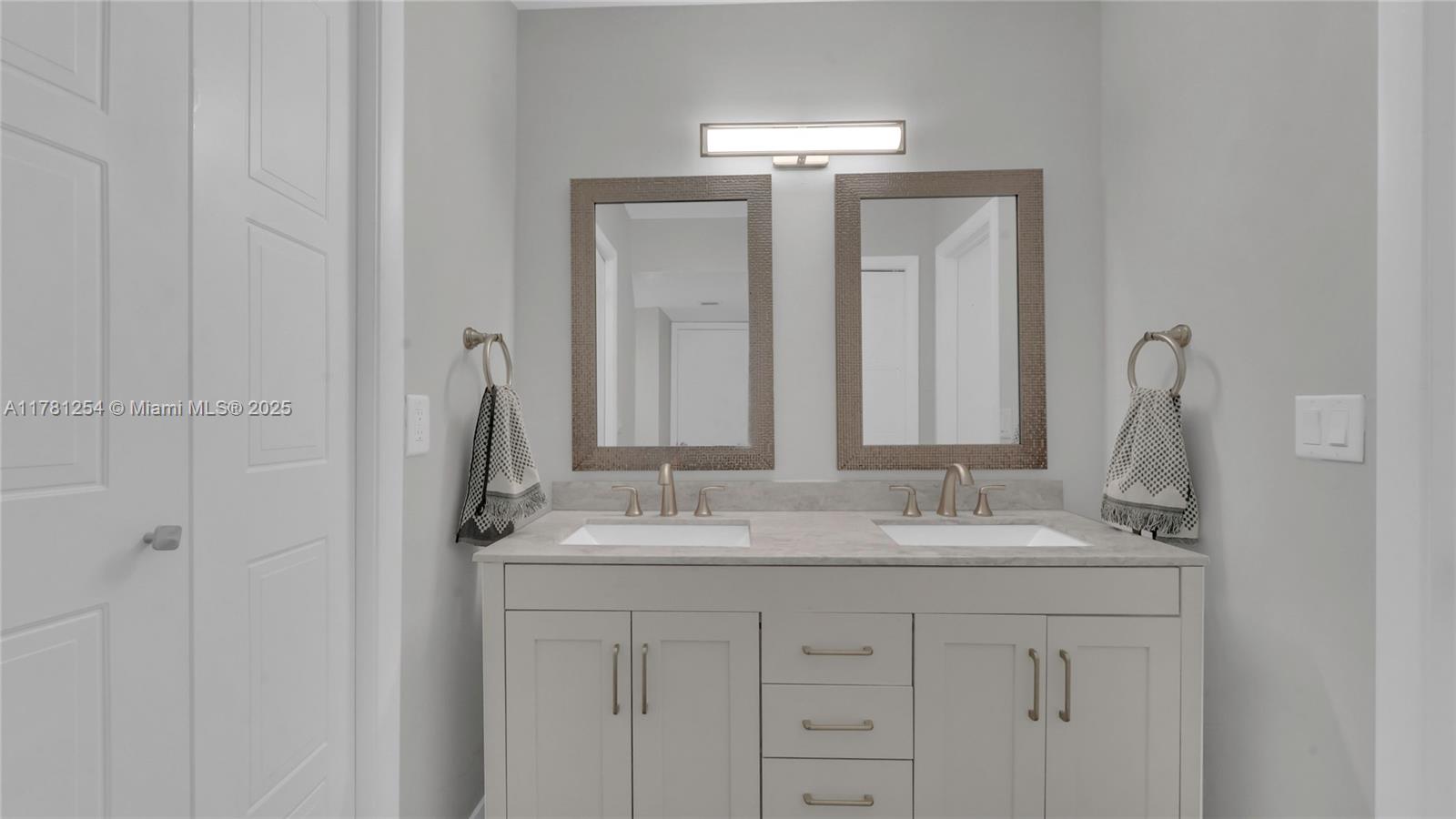 RACQUET CLUB APARTMENTS A - Residential