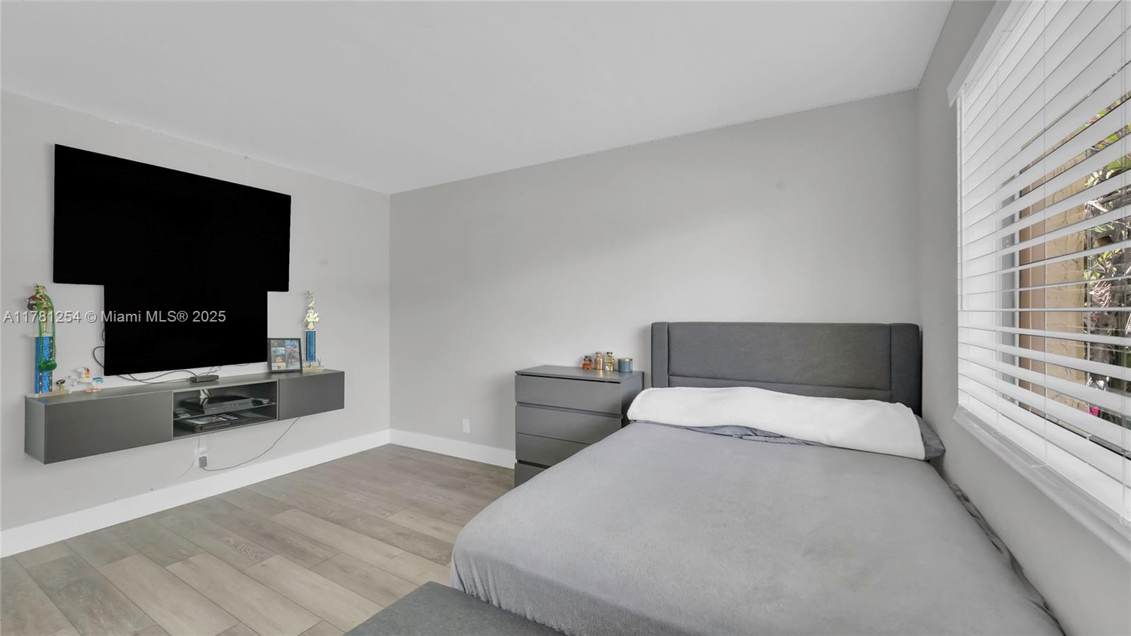 RACQUET CLUB APARTMENTS A - Residential