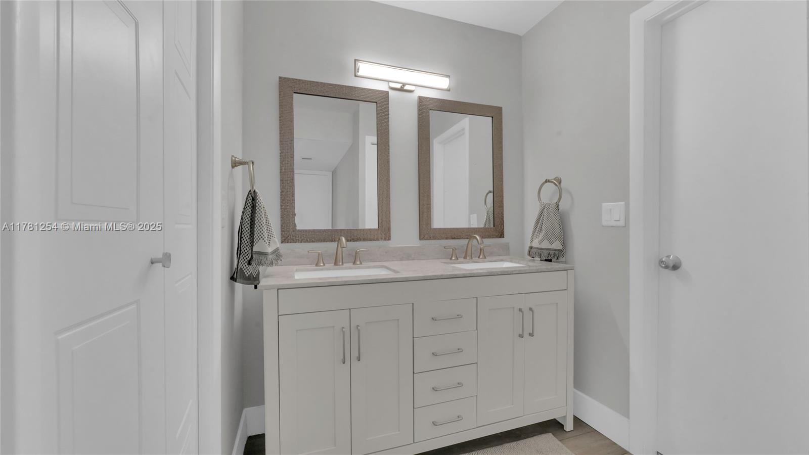 RACQUET CLUB APARTMENTS A - Residential