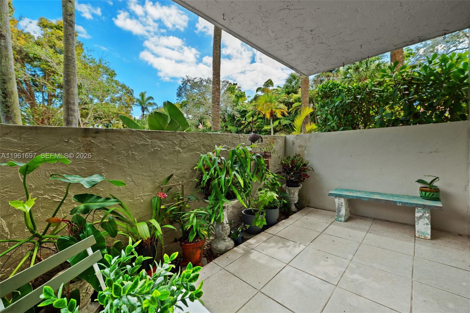 DADELAND GROVE CONDO - Residential