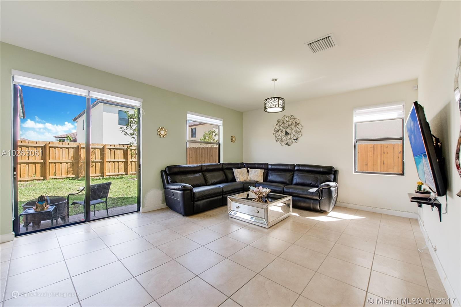 COCO PALM ESTATES - Residential Lease