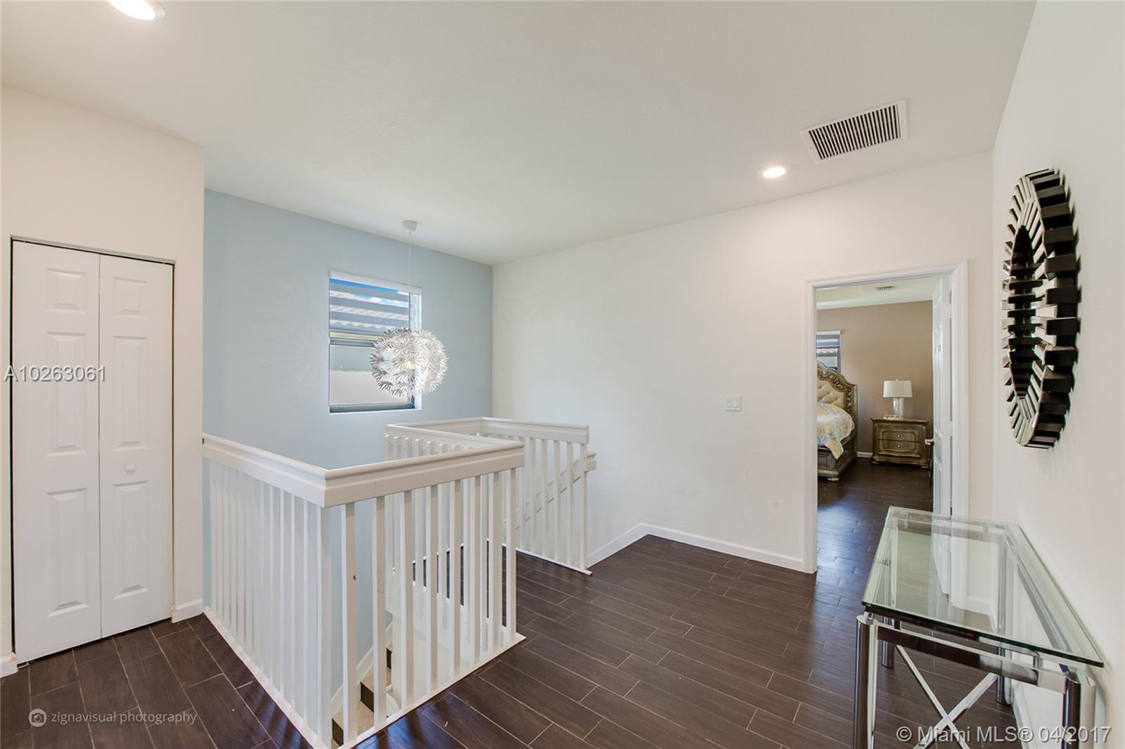 COCO PALM ESTATES - Residential Lease