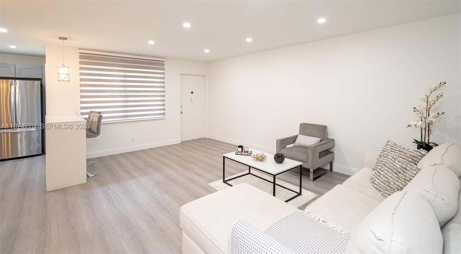 BEVERLY HILLS CONDO NUMBE - Residential