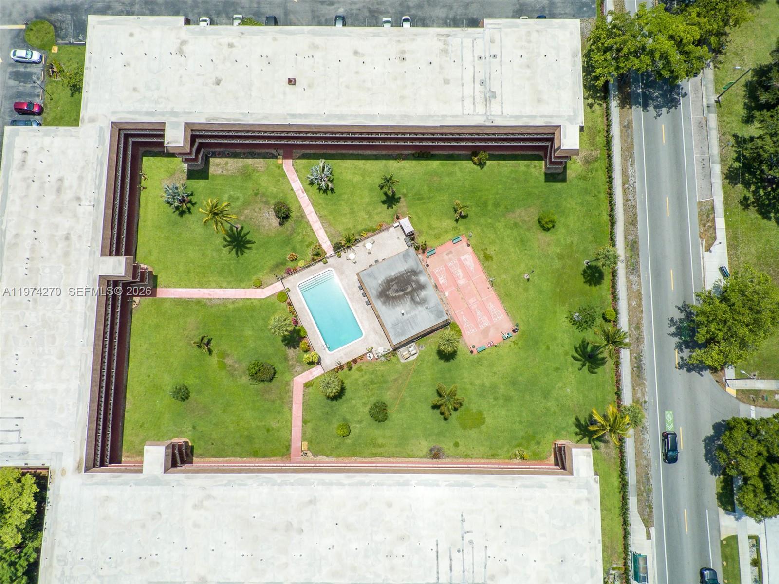 BEVERLY HILLS CONDO NUMBE - Residential