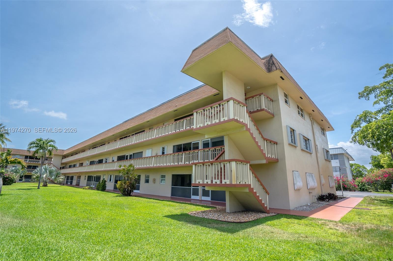 BEVERLY HILLS CONDO NUMBE - Residential