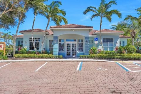 LOW HOA FEE TOWNHOUSES FOR SALE IN PALM BEACH COUNTY 1942 Alamanda Way Riviera Beach FL 33404