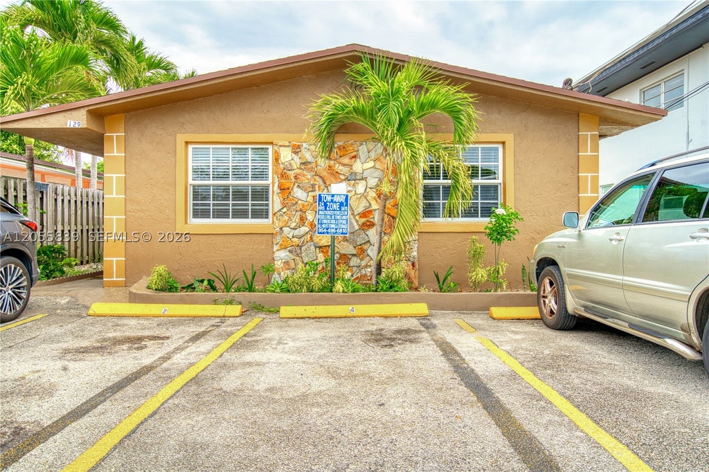 Photo of 129 SE 4th Ave #4, Hallandale Beach, FL 33009 (MLS # A12055839)