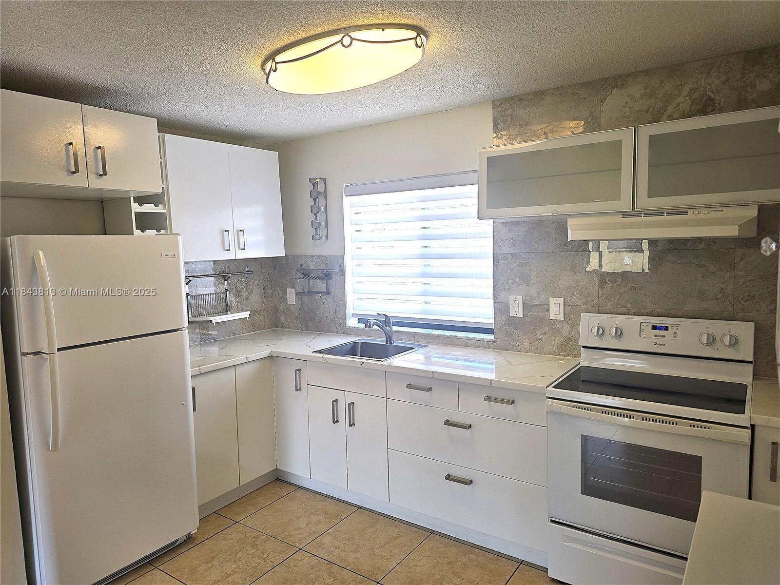 RESIDENCIAL EL PRADO COND - Residential