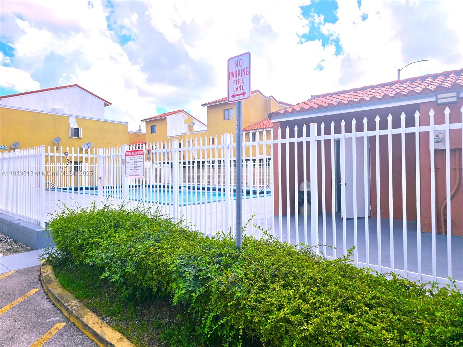 RESIDENCIAL EL PRADO COND - Residential