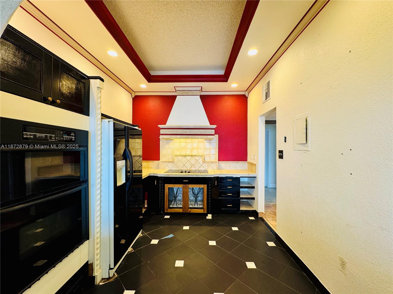 DEL PRADO - Residential