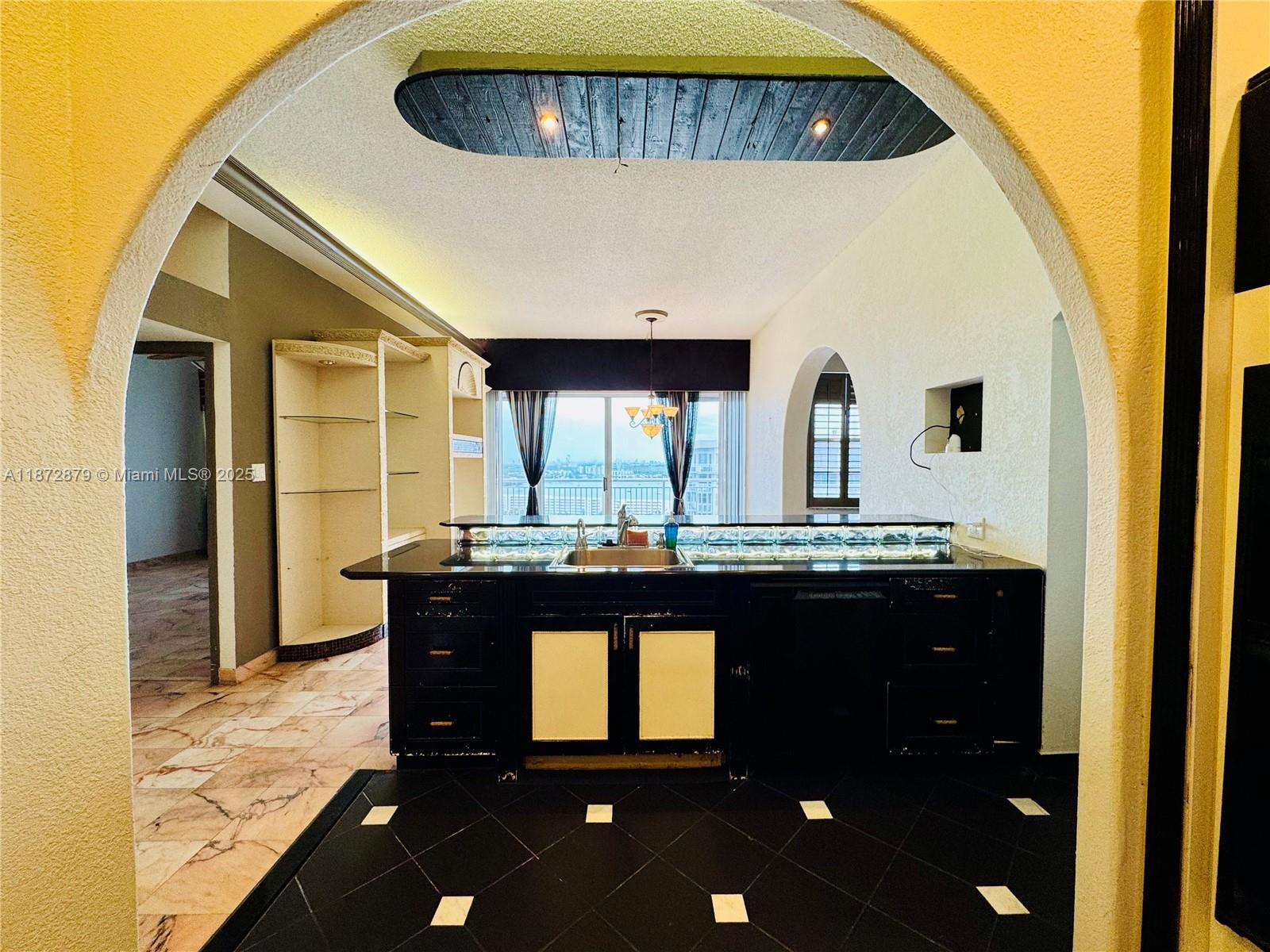 DEL PRADO - Residential