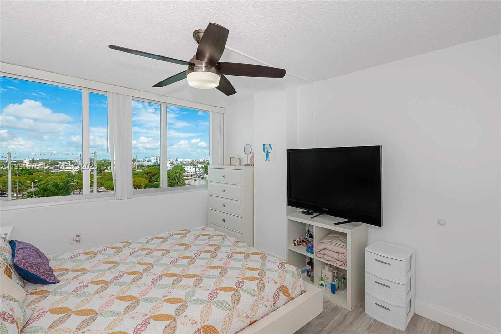 BURLEIGH HOUSE CONDO - Residential