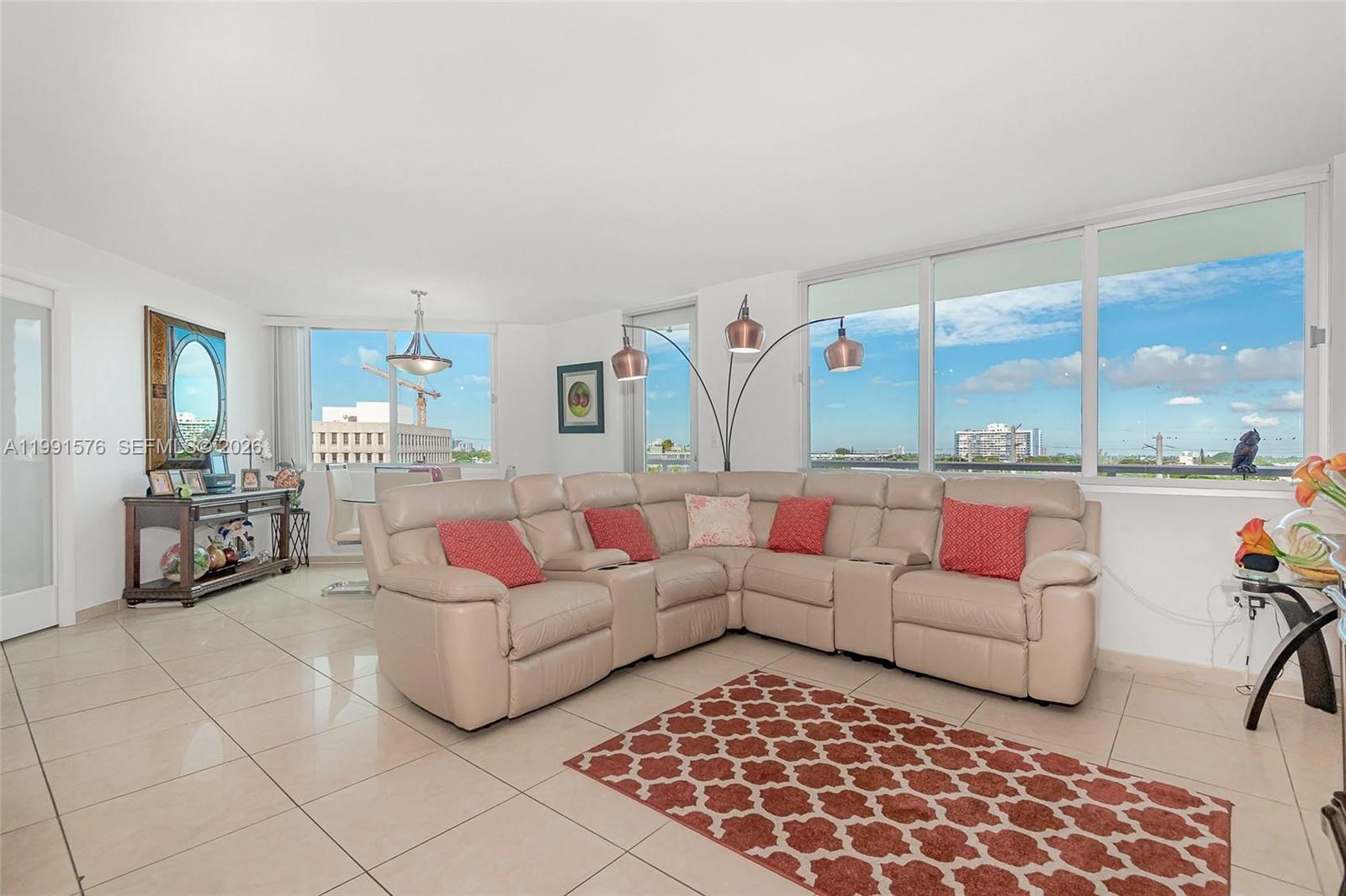 BURLEIGH HOUSE CONDO - Residential