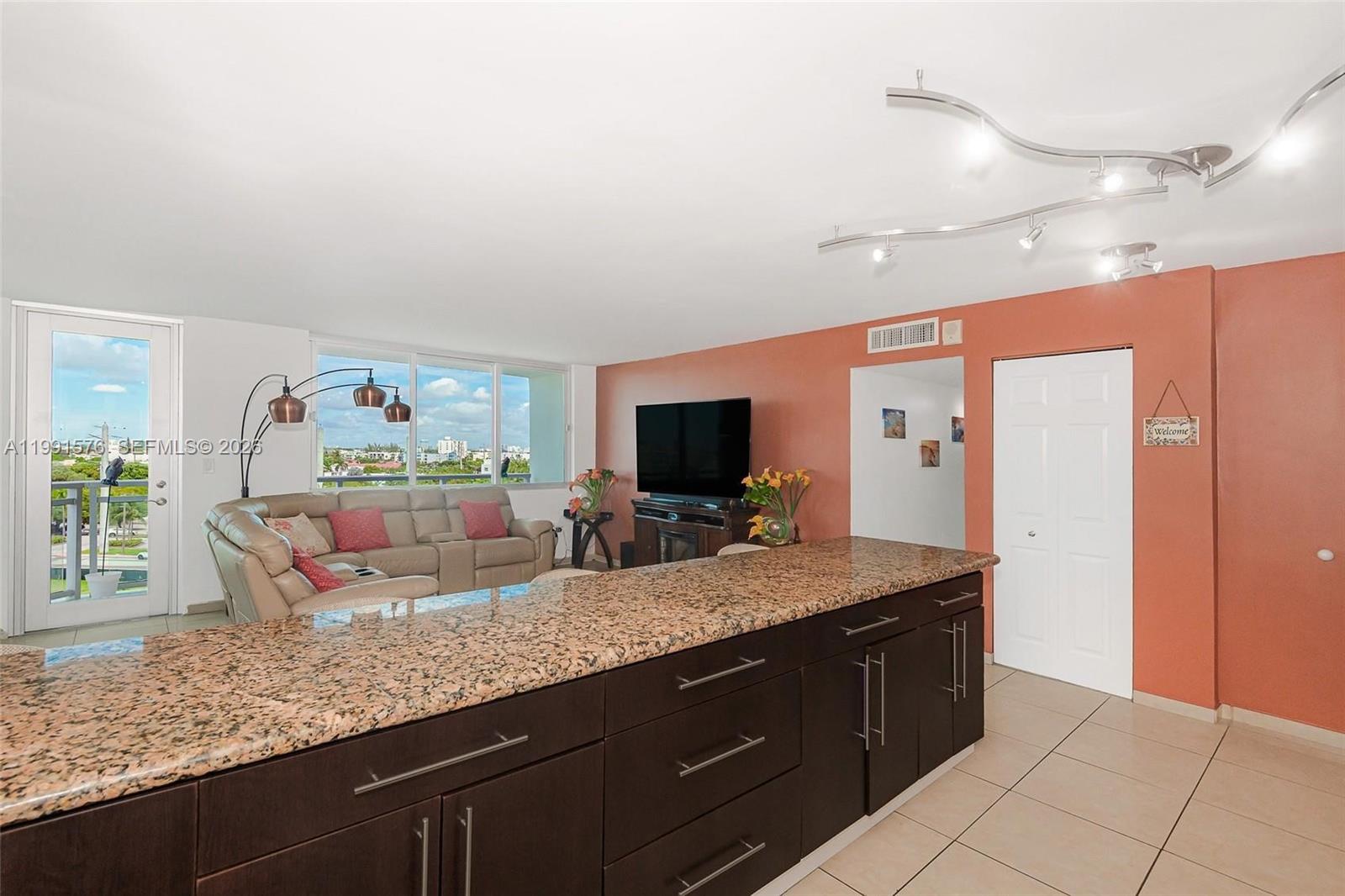 BURLEIGH HOUSE CONDO - Residential