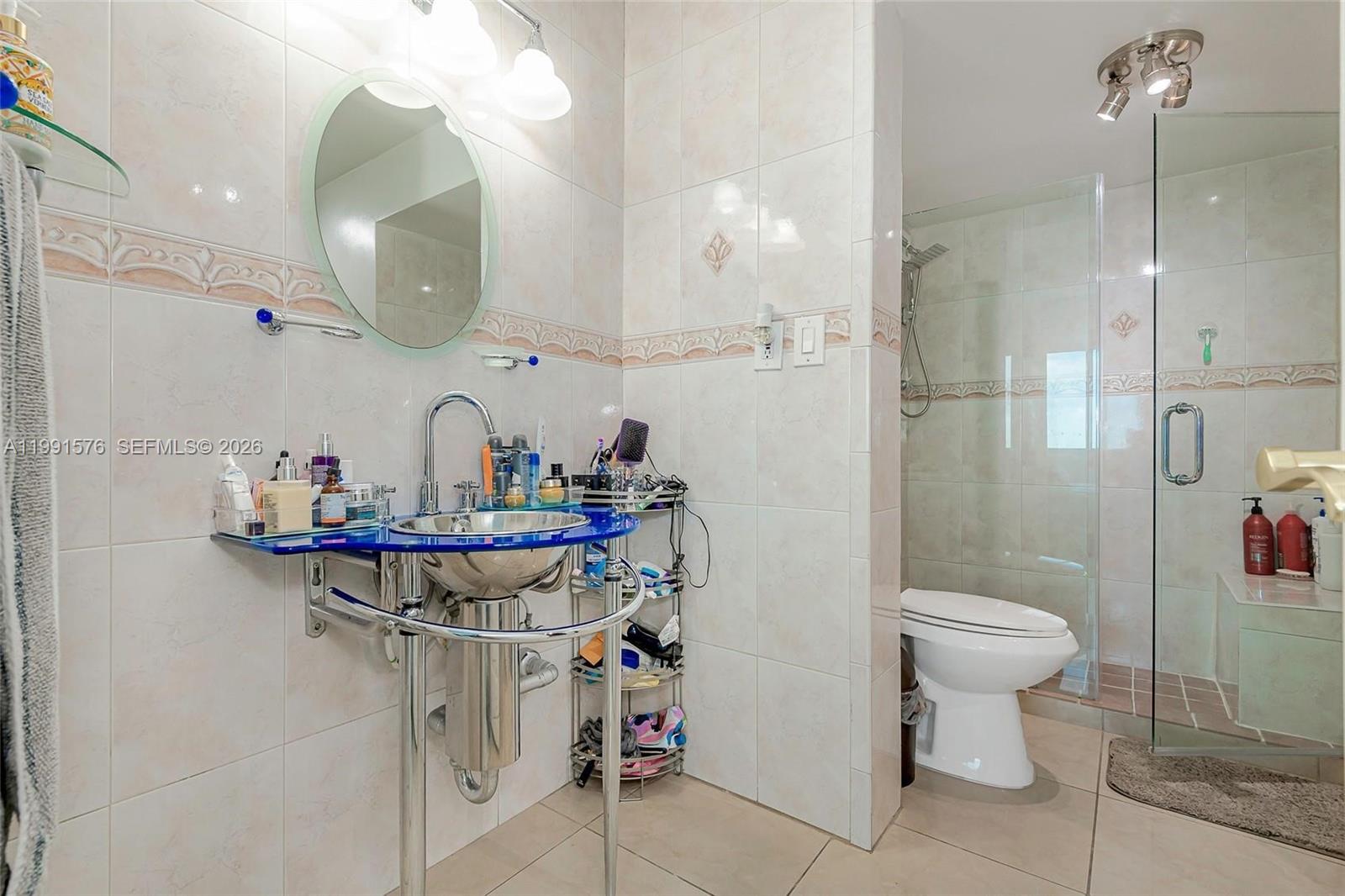 BURLEIGH HOUSE CONDO - Residential