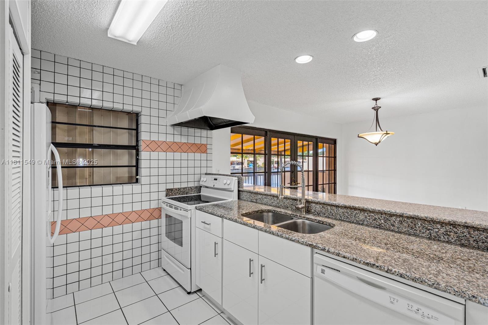 MIAMI LAKES LOCH LOMOND W - Residential