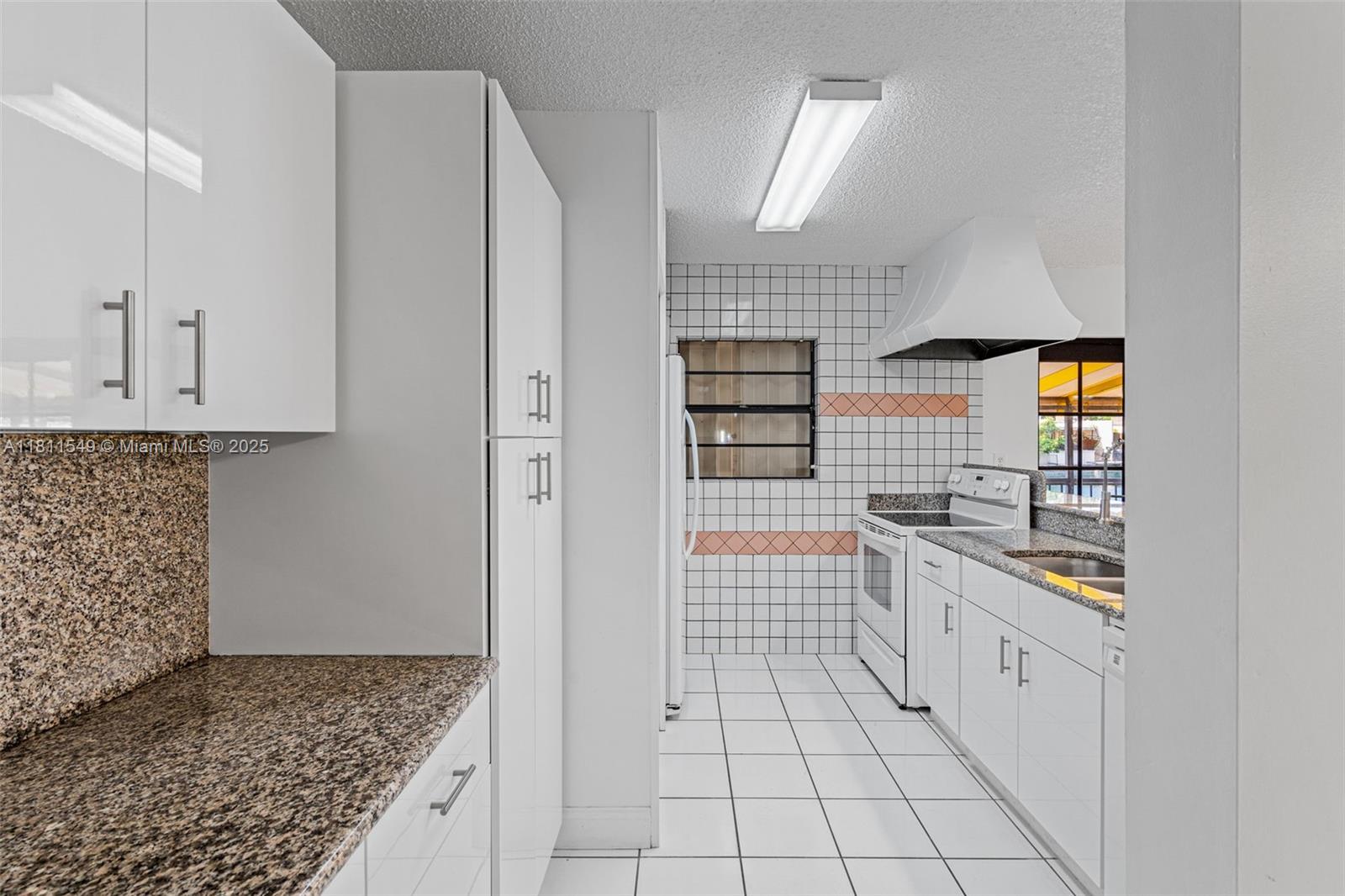 MIAMI LAKES LOCH LOMOND W - Residential