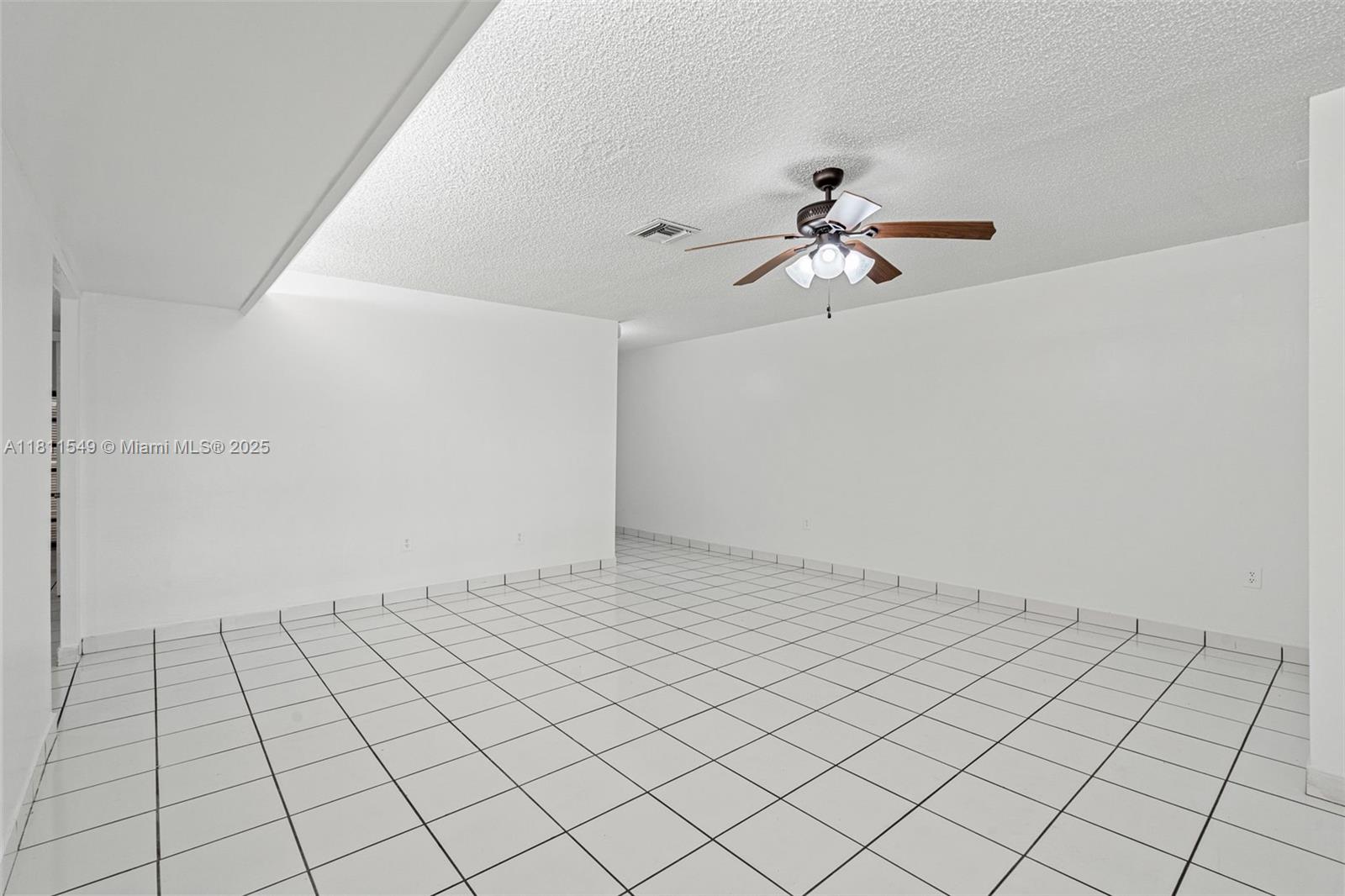 MIAMI LAKES LOCH LOMOND W - Residential