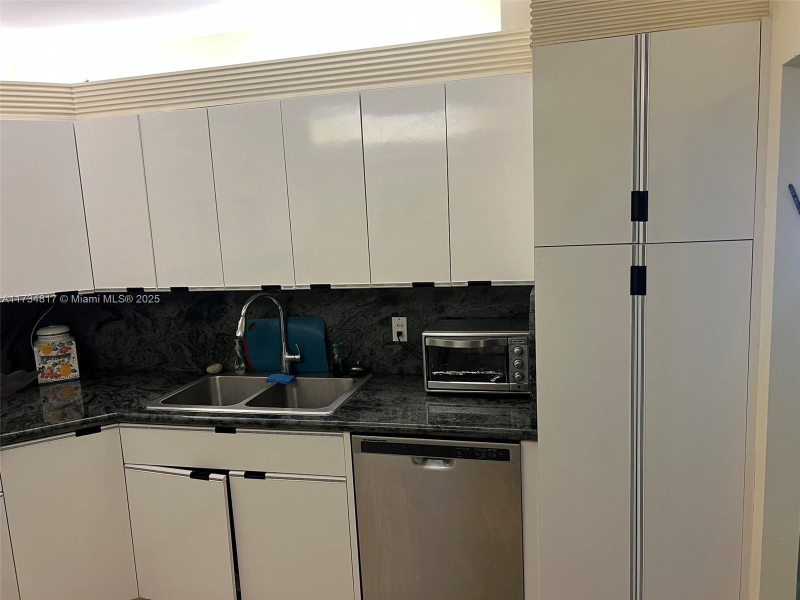 BALMORAL CONDO - Residential