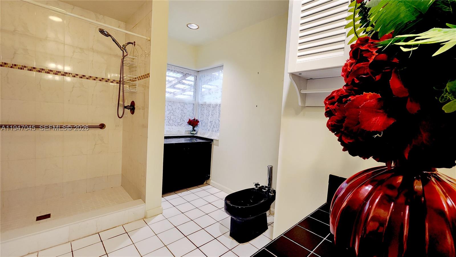 KINGS GROVE - Residential