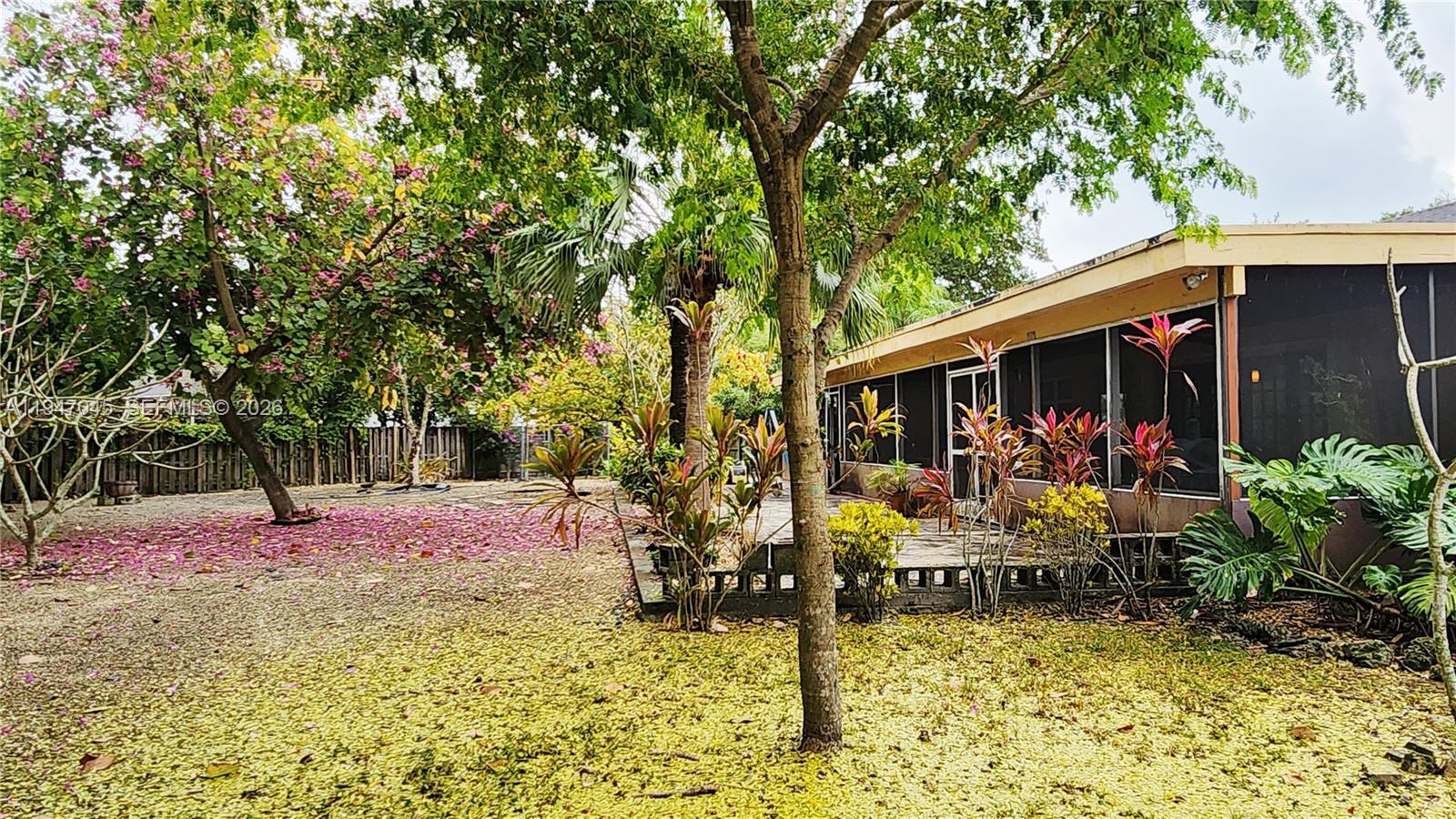 KINGS GROVE - Residential