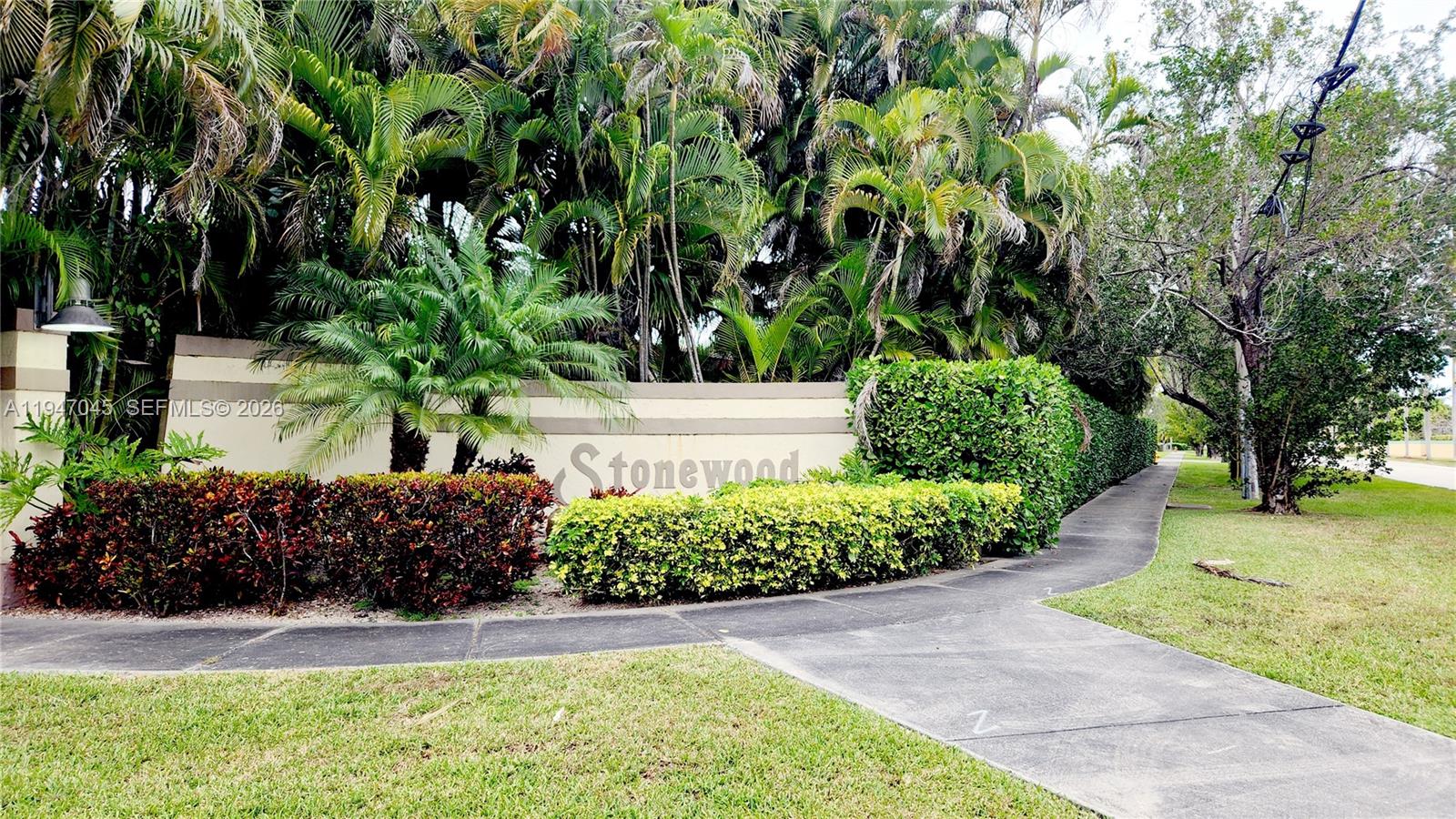 KINGS GROVE - Residential