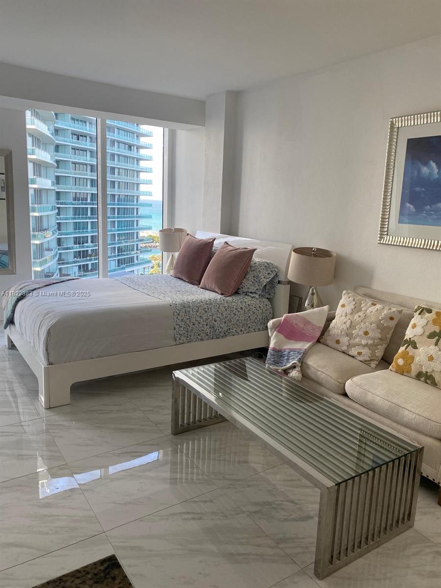 HARBOUR HOUSE - Residential Lease